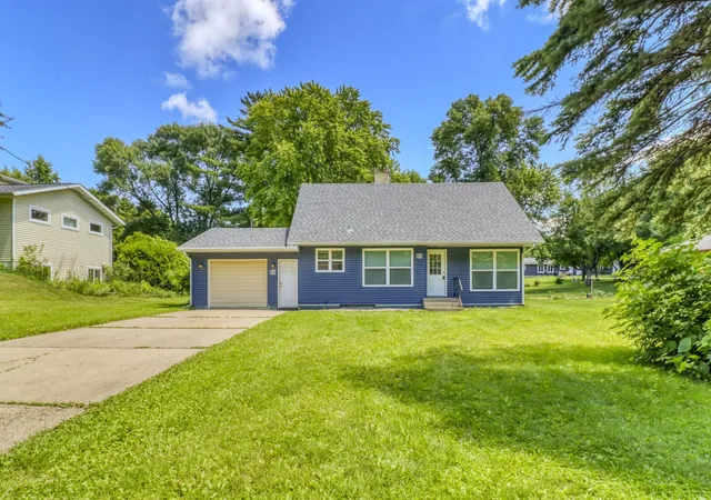 Homes for sale in Pelican Rapids, MN | 607 Maplewood Dr Se, Pelican Rapids, MN 56572 | MLS# 7099118