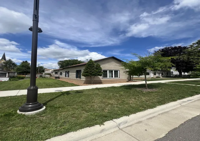 Photo 2 of Single family home for sale at 214 E Main St, Belle Plaine, MN 56011 | MLS# 7099149 | Listing updated on 2026-07-23