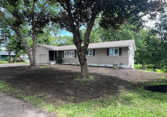 Homes for sale in Ellendale, MN | 703 S 3Rd St, Ellendale, MN 56026 | MLS# 7099161