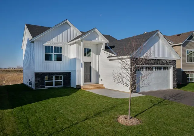 1st image of 345 Roberts Ave Nw, Delano, MN 55328 | MLS# 7099163