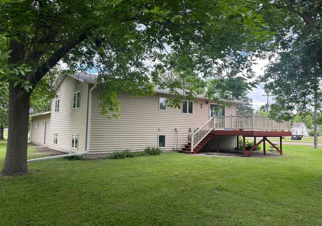 Homes for sale in Heron Lake, MN | 590 Lakeview Rd, Heron Lake, MN 56137 | MLS# 7099166