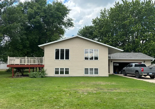 Homes for sale in Heron Lake, MN | 590 Lakeview Rd, Heron Lake, MN 56137 | MLS# 7099166