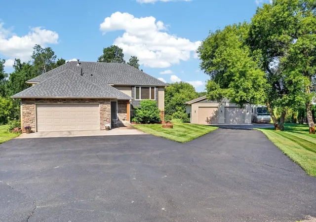 Homes for sale in Forest Lake, MN | 24450 Fallbrook Ave, Forest Lake, MN 55025 | MLS# 7099172