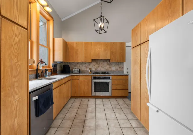 4th image of 8870 202Nd St N, Forest Lake, MN 55025 | MLS# 7099187