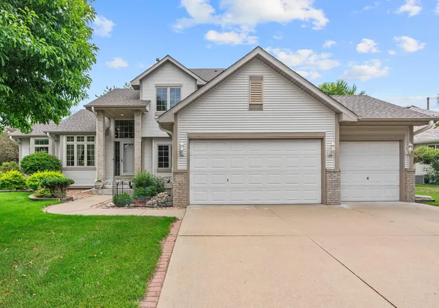 3rd image of 3901 Foxglove Ct N, Brooklyn Park, MN 55443 | MLS# 7099189