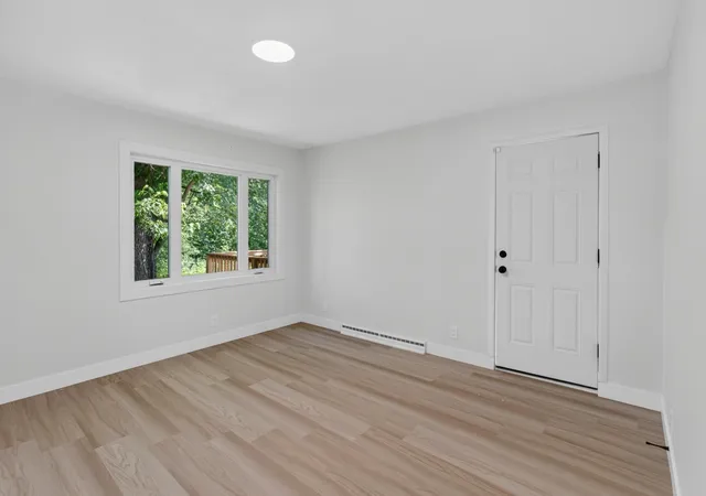 Photo 4 of Single family home for sale at 5868 Rice Lake Rd, Duluth, MN 55803 | MLS# 7099196 | Listing updated on 2026-10-01