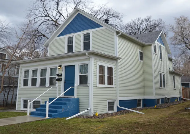 2nd image of 910 7th St N, Fargo, ND 58102 | MLS# 7099197
