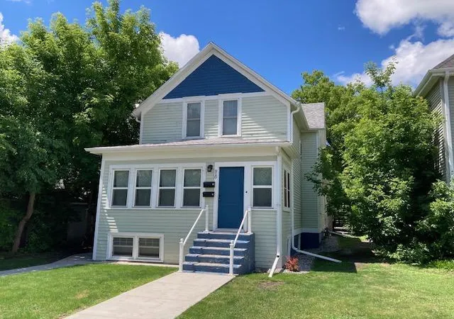 41st image of 910 7th St N, Fargo, ND 58102 | MLS# 7099197