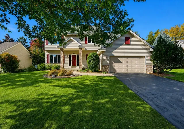 1st image of 1860 Spinaker Dr, Saint Paul, MN 55125 | MLS# 7099199