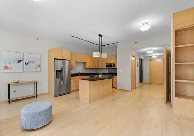 Photo 4 of Condo for sale at 215 10th Avenue S #533, Minneapolis, MN 55415 | MLS# 7099203 | Listing updated on 2026-07-29