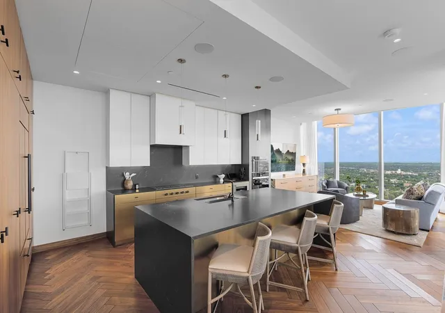 Photo 2 of Condo for sale at 255 Hennepin Ave #3402, Minneapolis, MN 55401 | MLS# 7099205 | Listing updated on 2026-08-17