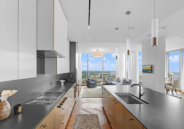 Photo 3 of Condo for sale at 255 Hennepin Ave #3402, Minneapolis, MN 55401 | MLS# 7099205 | Listing updated on 2026-08-17