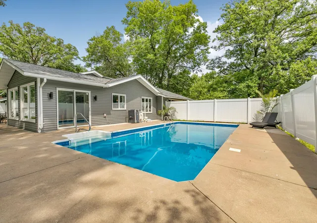 2nd image of 2900 19th St S, Saint Cloud, MN 56301 | MLS# 7099221