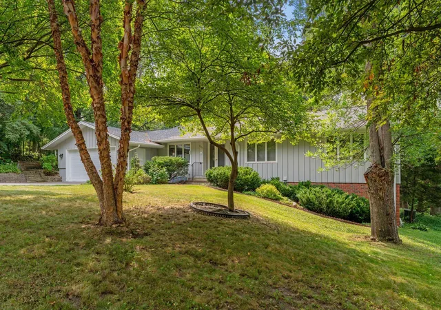 Photo 2 of Single family home for sale at 4723 Forest Cir, Minnetonka, MN 55345 | MLS# 7099263 | Listing updated on 2026-09-01