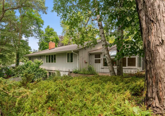 Photo 4 of Single family home for sale at 4723 Forest Cir, Minnetonka, MN 55345 | MLS# 7099263 | Listing updated on 2026-09-01