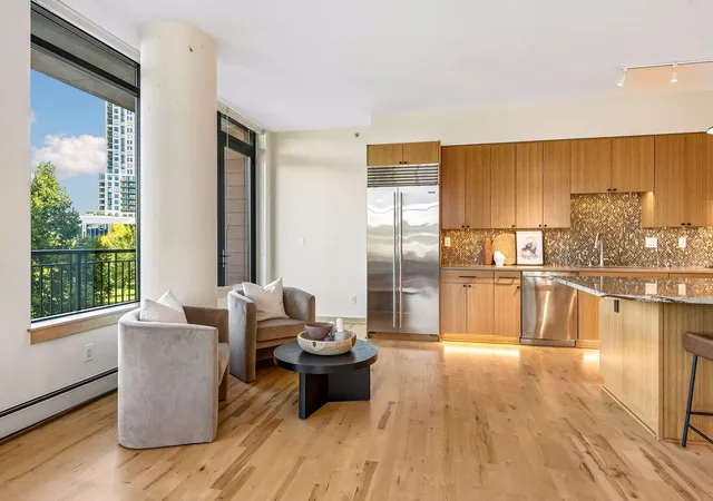 Photo 4 of Condo for sale at 215 10th Avenue S #313, Minneapolis, MN 55415 | MLS# 7099266 | Listing updated on 2026-10-05
