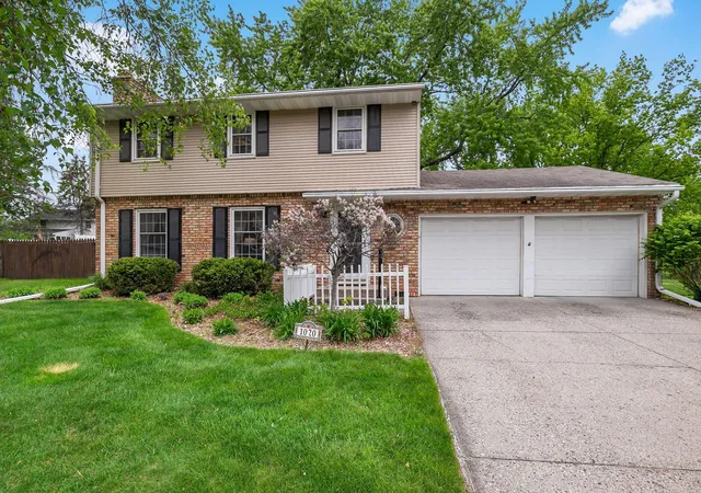 Homes for sale in Bloomington, MN | 1020 W 107th St, Bloomington, MN 55431 | MLS# 7099277