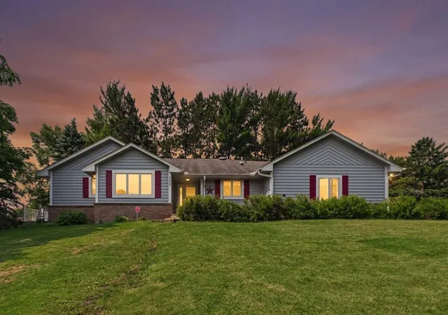 Homes for sale in Shoreview, MN | 3235 Park Overlook Dr, Shoreview, MN 55126 | MLS# 7099283