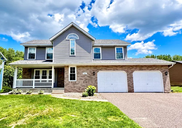 Homes for sale in Oakdale, MN | 5501 Golfview Ave N, Oakdale, MN 55128 | MLS# 7099305