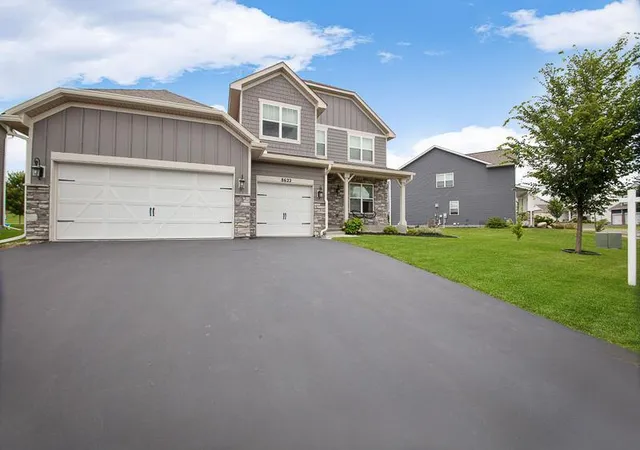 Photo 1 of Single family home for sale at 8622 Platinum Cvs, Saint Paul, MN 55129 | MLS# 7099323 | Listing updated on 2026-08-12