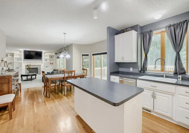 4th image of 17285 Wilderness Trl Se, Prior Lake, MN 55372 | MLS# 7099343