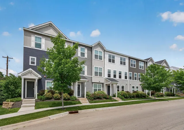 Homes for sale in New Brighton, MN | 781 Midtown Ln, New Brighton, MN 55112 | MLS# 7099353