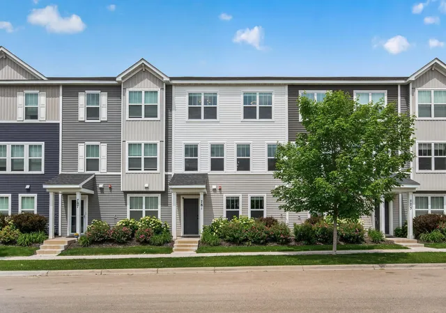 Homes for sale in New Brighton, MN | 781 Midtown Ln, New Brighton, MN 55112 | MLS# 7099353