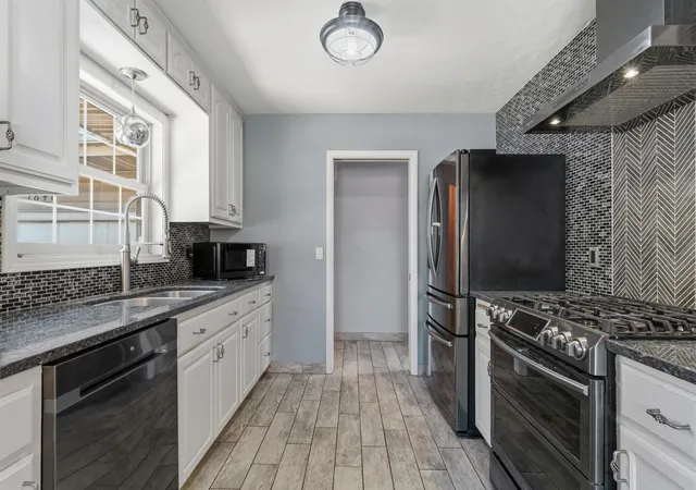 3rd image of 1640 1St Ave Ne, Rochester, MN 55906 | MLS# 7099373