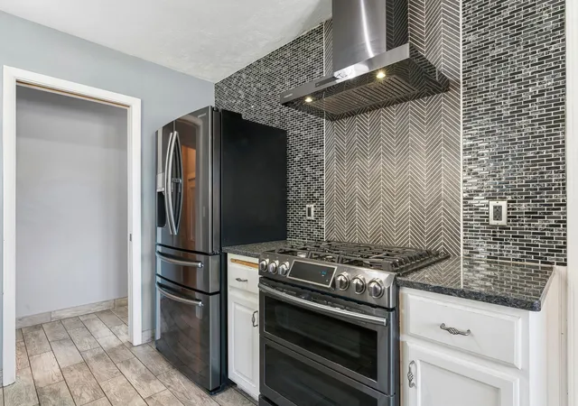 4th image of 1640 1St Ave Ne, Rochester, MN 55906 | MLS# 7099373