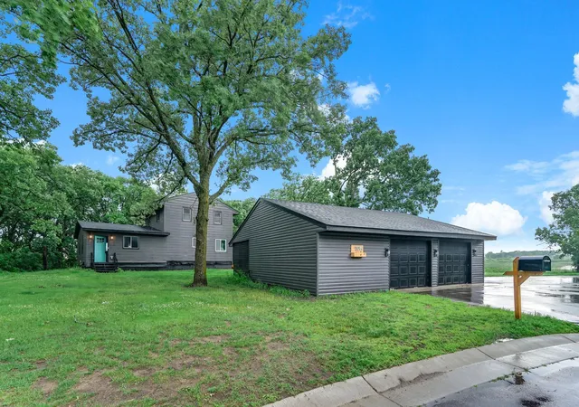 Photo 2 of Sale Pending at 201 Norwood Dr, Big Lake, MN 55309 | MLS# 7099409 | Listing updated on 2026-08-20