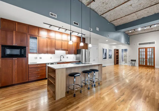 Listing Photo 2 - Condo for sale in building located at 300 Wall St, St. Paul, MN 55101 - Unit #101
