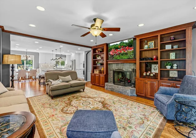 Photo 3 of Mansion for sale at 6716 W Shore Dr, Minneapolis, MN 55435 | MLS# 7099429 | Listing updated on 2026-09-20
