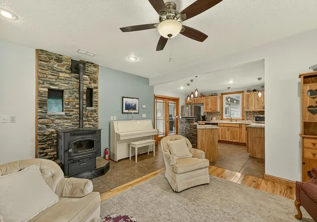 5th image of 605 University Ave, Spring Valley, MN 55975 | MLS# 7099432