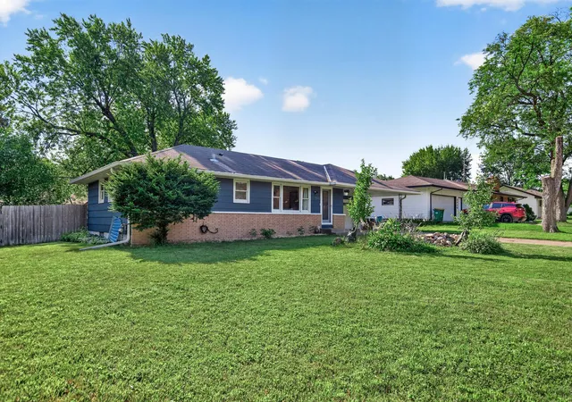 3rd image of 5948 Cavell Ave N, New Hope, MN 55428 | MLS# 7099466