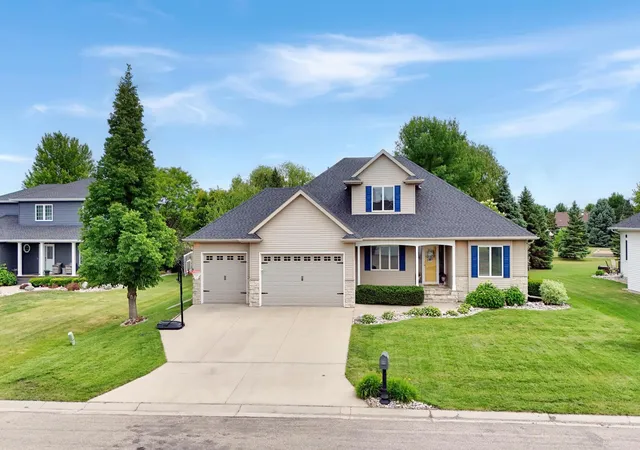 Photo 1 of Single family home for sale at 309 43rd Avenue S, Moorhead, MN 56560 | MLS# 7099468 | Listing updated on 2026-09-14