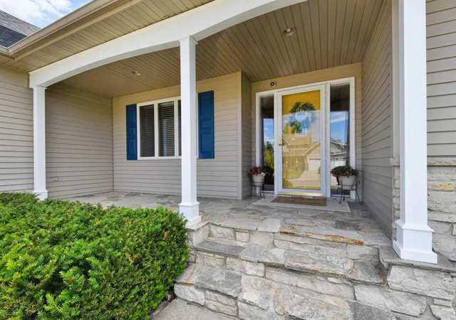 Photo 2 of Single family home for sale at 309 43rd Avenue S, Moorhead, MN 56560 | MLS# 7099468 | Listing updated on 2026-10-07