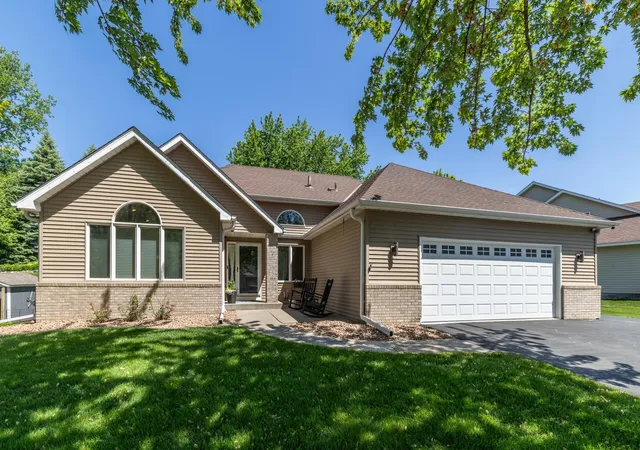 2nd image of 1104 Falls Curv, Chaska, MN 55318 | MLS# 7099470