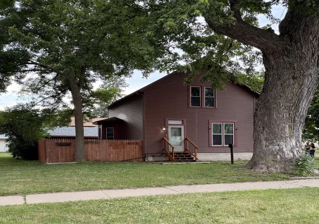 Homes for sale in Windom, MN | 764 3rd Ave, Windom, MN 56101 | MLS# 7099473