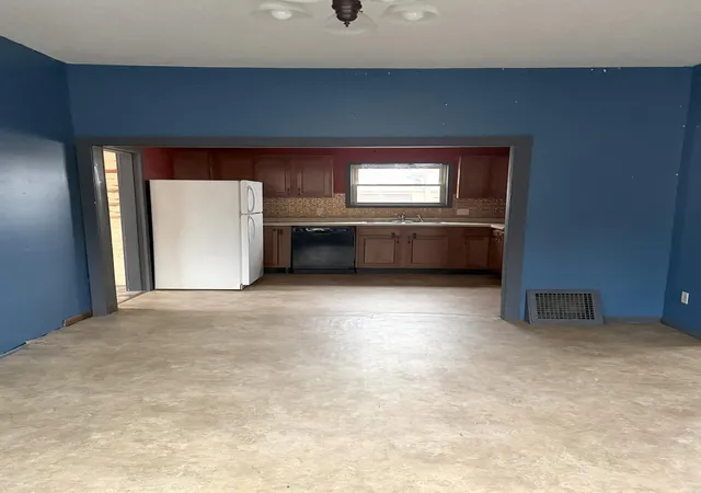 Homes for sale in Windom, MN | 764 3Rd Ave, Windom, MN 56101 | MLS# 7099473