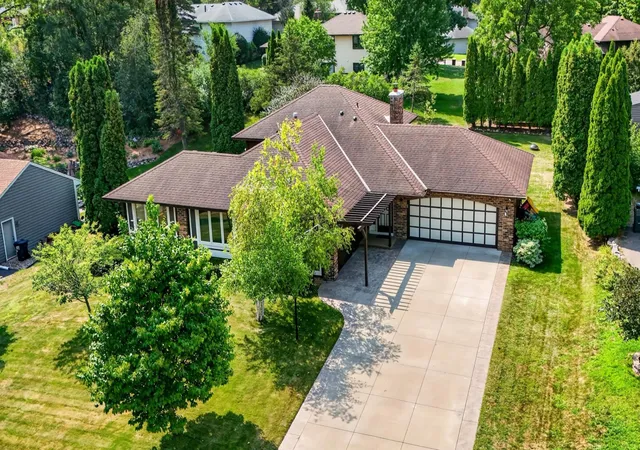 Photo 1 of Sale Pending at 21 Carriage Ln, Burnsville, MN 55306 | MLS# 7099475 | Listing updated on 2026-08-21