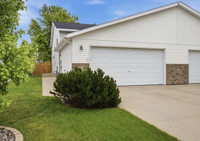 Homes for sale in Fargo, ND | 1912 50th St S, Fargo, ND 58103 | MLS# 7099499