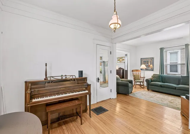 Photo 4 of Sale Pending at 1092 15th Avenue SE, Minneapolis, MN 55414 | MLS# 7099511 | Listing updated on 2026-08-10