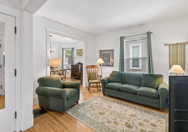Photo 5 of Sale Pending at 1092 15th Avenue SE, Minneapolis, MN 55414 | MLS# 7099511 | Listing updated on 2026-08-10