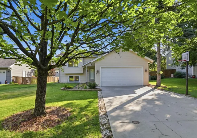 Homes for sale in Eagan, MN | 975 Savannah Rd, Eagan, MN 55123 | MLS# 7099526