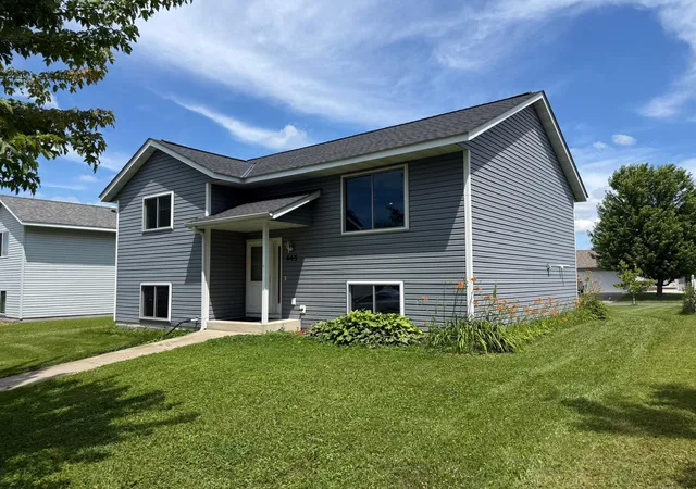 Homes for sale in Hutchinson, MN | 445 Maryland St Nw, Hutchinson, MN 55350 | MLS# 7099540