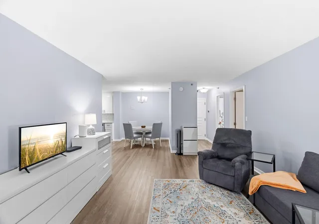 3rd image of 3131 Excelsior Blvd #211, Minneapolis, MN 55416 | MLS# 7099542