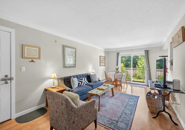 Homes for sale in West Saint Paul, MN | 240 Wentworth Ave W #306, West Saint Paul, MN 55118 | MLS# 7099544