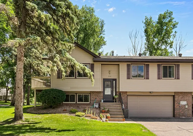 Homes for sale in Shoreview, MN | 926 Sherwood Rd, Shoreview, MN 55126 | MLS# 7099563