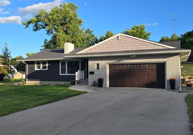 Homes for sale in Olivia, MN | 1207 W Park Ave, Olivia, MN 56277 | MLS# 7099573