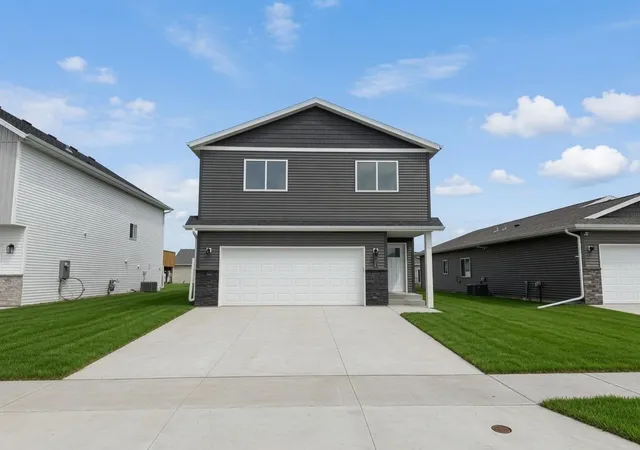 Homes for sale in Moorhead, MN | 3734 33rd St S, Moorhead, MN 56560 | MLS# 7099579